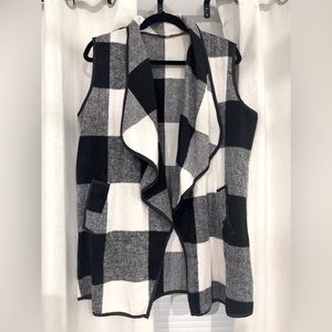 Amazon black & white vest